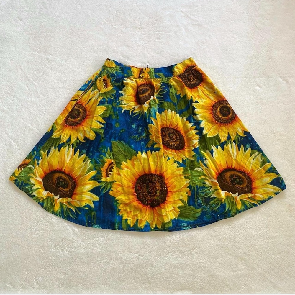 Vintage?? Retrolicious Sunflower Print above the knee / knee length skirt S